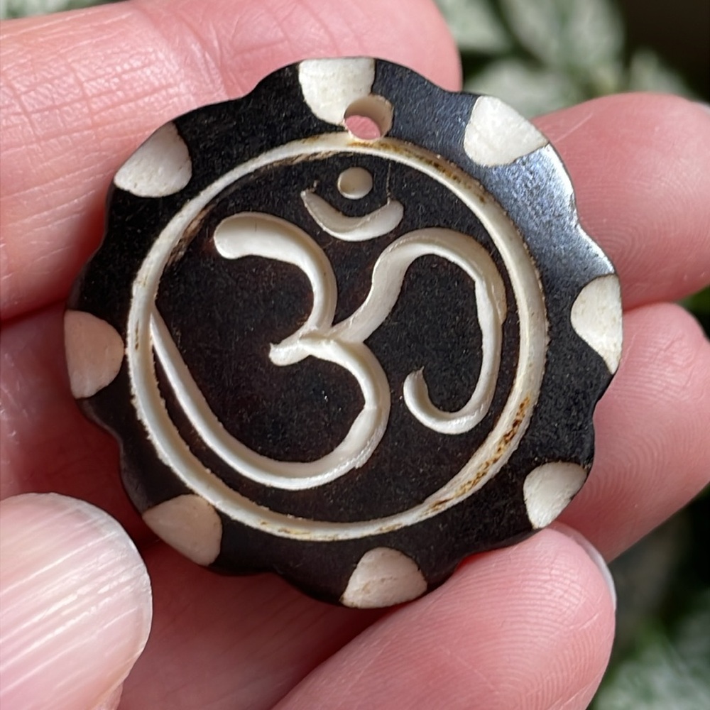 3cm bone tagua nut OM Tibetan pendant necklace